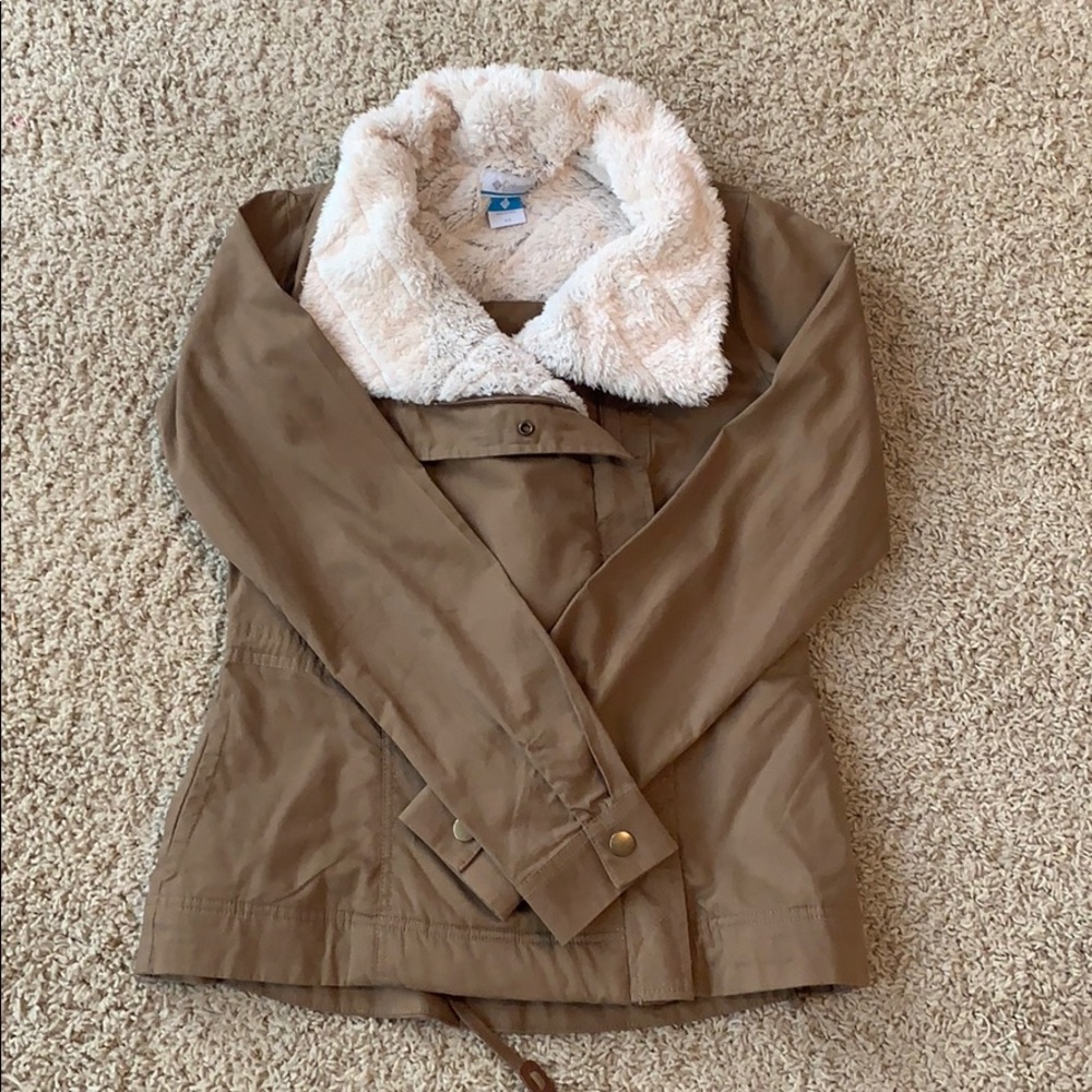 Columbia faux fur lined lightweight jacket